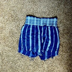 Comfy blue cut off shorts sz small